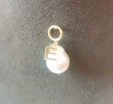 Carica l'immagine nel visualizzatore di Gallery, Pendente "Luna di Mare" con iniziale, cuore o quadrifoglio in argento dorato