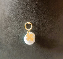 Carica l'immagine nel visualizzatore di Gallery, Pendente "Luna di Mare" con iniziale, cuore o quadrifoglio in argento dorato