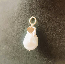Carica l'immagine nel visualizzatore di Gallery, Pendente "Luna di Mare" con iniziale, cuore o quadrifoglio in argento dorato