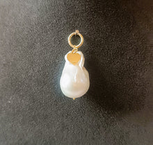 Carica l'immagine nel visualizzatore di Gallery, Pendente "Luna di Mare" con iniziale, cuore o quadrifoglio in argento dorato