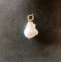 Carica l'immagine nel visualizzatore di Gallery, Pendente "Luna di Mare" con iniziale, cuore o quadrifoglio in argento dorato