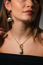 Carica l'immagine nel visualizzatore di Gallery, Pendente "Luna di Mare" con iniziale, cuore o quadrifoglio in argento dorato