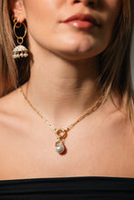 Carica l'immagine nel visualizzatore di Gallery, Pendente "Luna di Mare" con iniziale, cuore o quadrifoglio in argento dorato