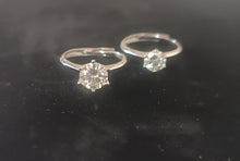 Carica l'immagine nel visualizzatore di Gallery, PROMESSA – Anello Solitario in Moissanite