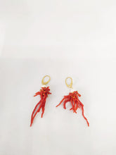 Carica l'immagine nel visualizzatore di Gallery, Orecchini Lolita Corallo