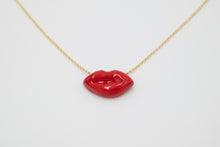 Load image into Gallery viewer, Lolita necklace in 18 kt gold and enamelled ceramic mouth