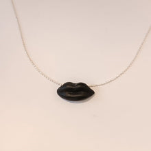 Carica l'immagine nel visualizzatore di Gallery, Black Kiss
